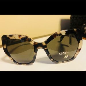 Prada Authentic Woman’s sunglasses